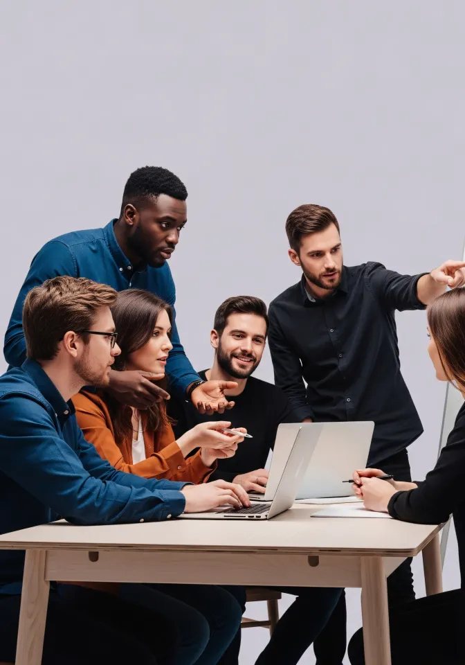 Consultores analisam soluções tecnológicas